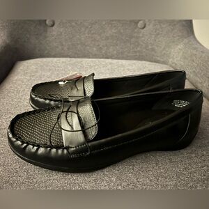 Women’s new size 8 1/2 Black Loafers